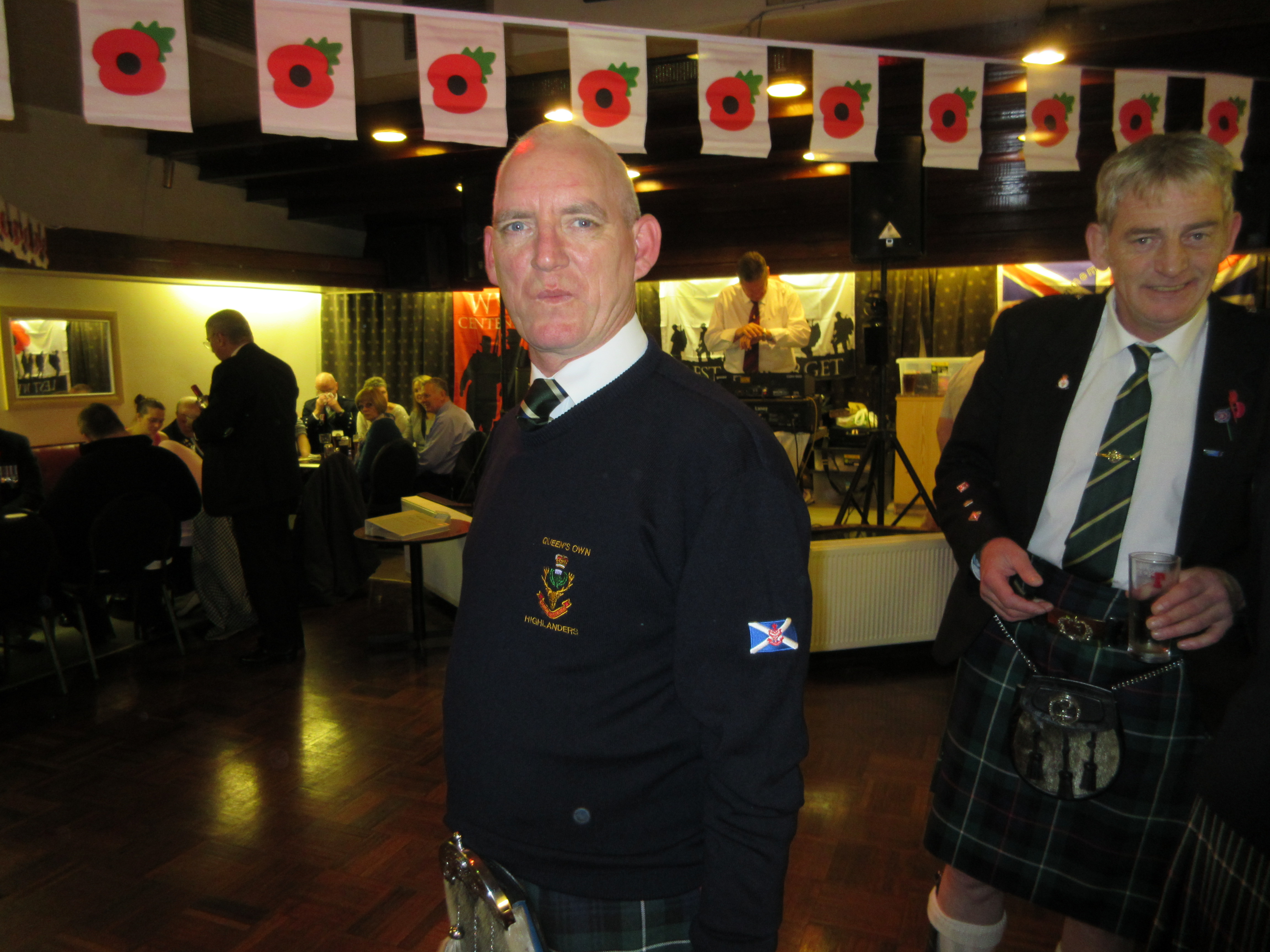 Queen's Own Highlanders V-neck Sweater